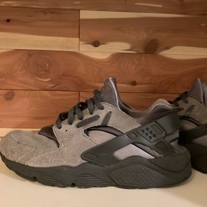 Nike Grey Hurachec